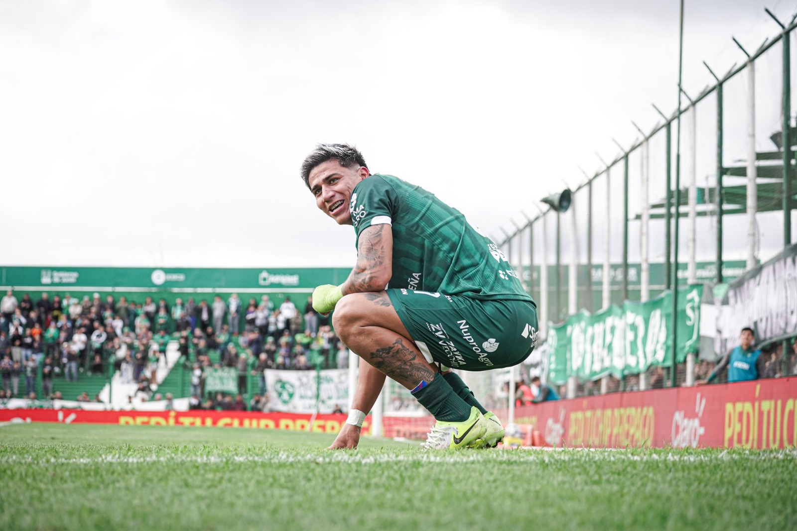 Júnior Marabel estira su gran momento en Argentina y marca en el triunfo de Sarmiento