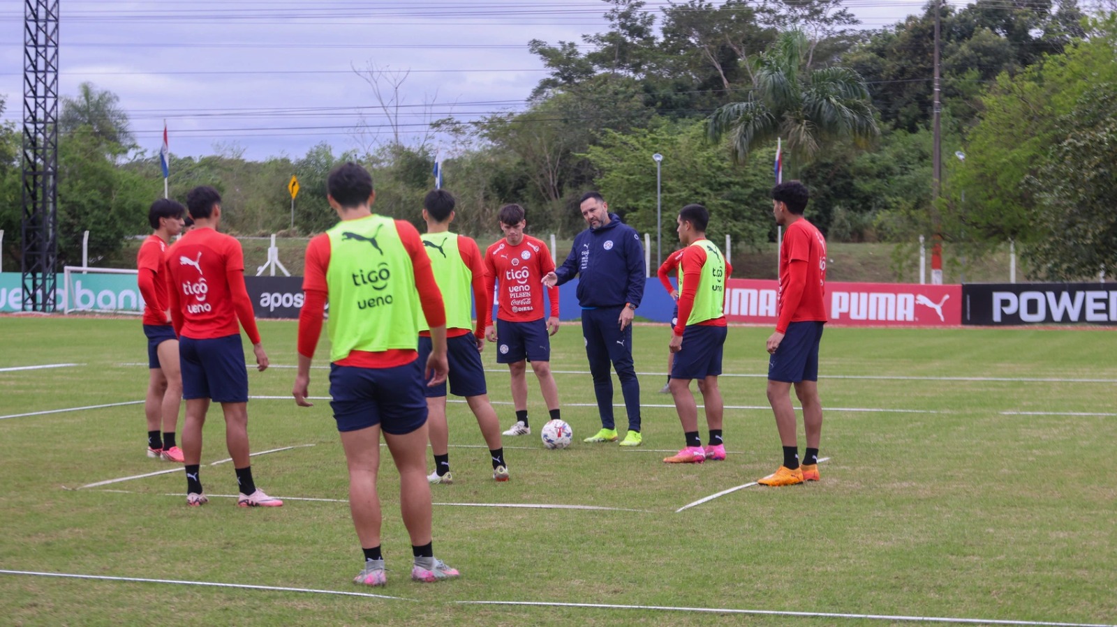 La Albirroja Sub 20 inició sus preparativos con miras a los amistosos en Montevideo