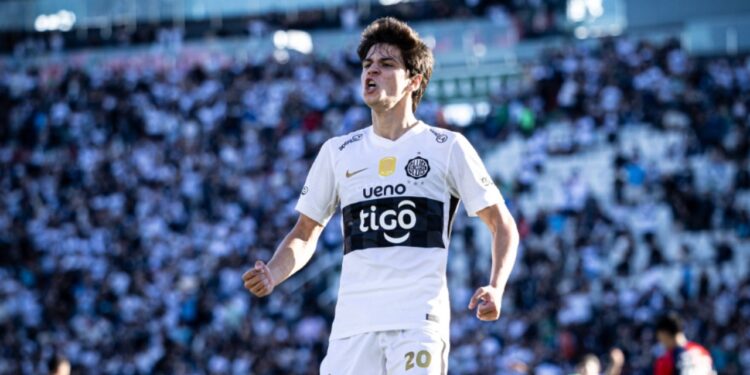 Olimpia se quedó con el Superclásico con Eduardo Delmás como figura y blanco de peculiares elogios Olimpia se quedó con el Superclásico con Eduardo Delmás como figura y blanco de peculiares elogios