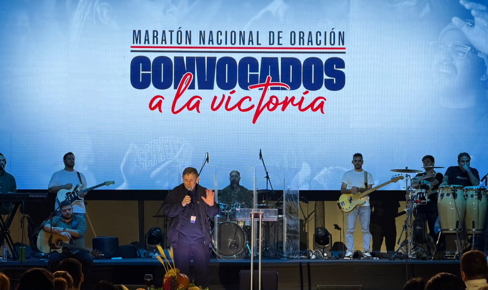 24 horas de fe y oración, una multitud se unió para clamar por Paraguay 24 horas de fe y oración, una multitud se unió para clamar por Paraguay
