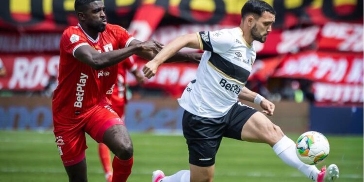 Diego Duarte anotó el primer gol guaraní en la historia del Internacional de Bogotá Diego Duarte anotó el primer gol guaraní en la historia del Internacional de Bogotá