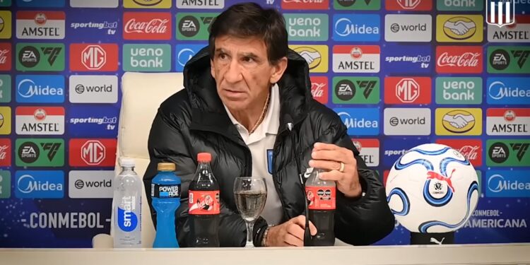 Gustavo Costas perfila su llegada a Cerro Porteño acompañado de dos eventuales incorporaciones Gustavo Costas perfila su llegada a Cerro Porteño acompañado de dos eventuales incorporaciones