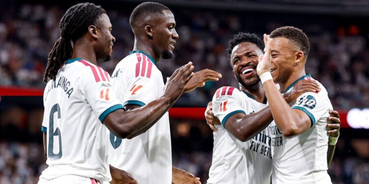 Real Madrid golea a la Real Sociedad con triplete de Mbappé y asume el liderazgo de LaLiga Real Madrid golea a la Real Sociedad con triplete de Mbappé y asume el liderazgo de LaLiga