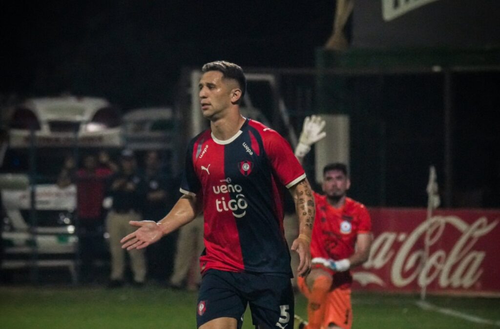 Nelson Cabrera valora la clasificación de Cerro Porteño y prepara el traspaso de mando a Gustavo Costas