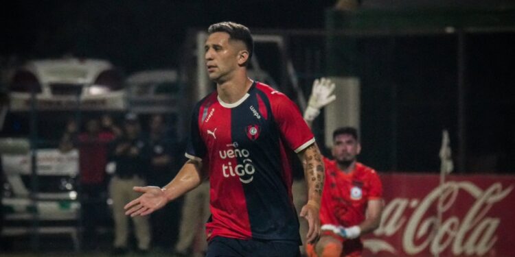 Nelson Cabrera valora la clasificación de Cerro Porteño y prepara el traspaso de mando a Gustavo Costas