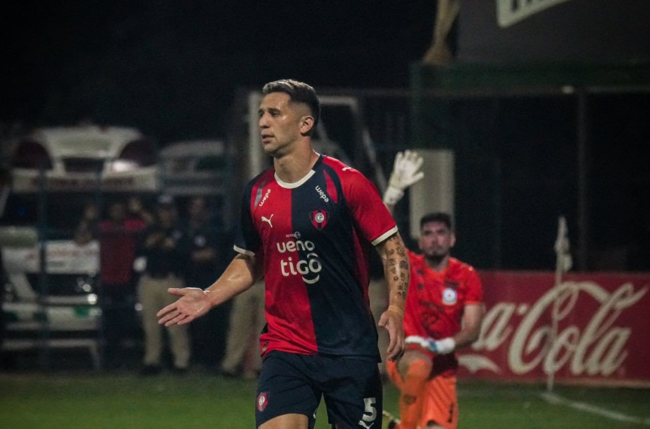 Nelson Cabrera valora la clasificación de Cerro Porteño y prepara el traspaso de mando a Gustavo Costas Nelson Cabrera valora la clasificación de Cerro Porteño y prepara el traspaso de mando a Gustavo Costas