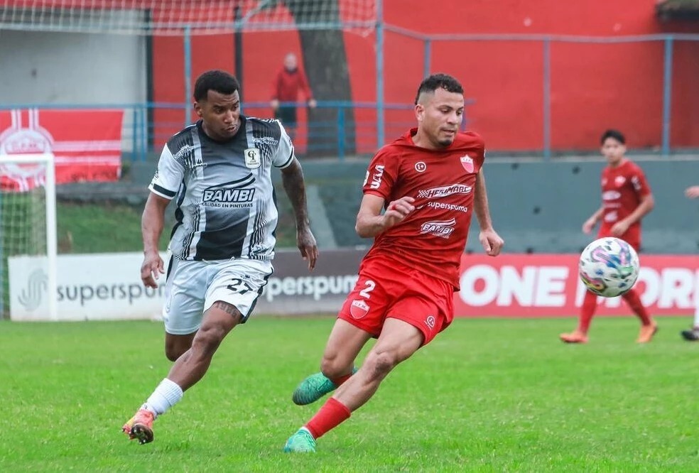 Fernando de la Mora y Tacuary firmaron tablas en el Emiliano Ghezzi por la fecha 21 de la Intermedia Fernando de la Mora y Tacuary firmaron tablas en el Emiliano Ghezzi por la fecha 21 de la Intermedia