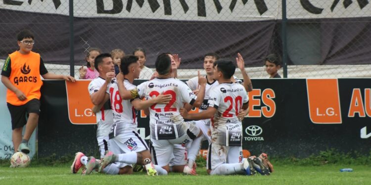 24 de Setiembre golea a Sportivo Iteño en el Próculo Cortázar por la Primera B 24 de Setiembre golea a Sportivo Iteño en el Próculo Cortázar por la Primera B