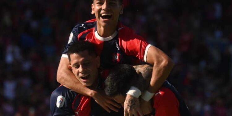 En partido matutino, Cerro Porteño derrotó 1 – 0 a San Lorenzo y ya apunta al Palmeiras En partido matutino, Cerro Porteño derrotó 1 – 0 a San Lorenzo y ya apunta al Palmeiras