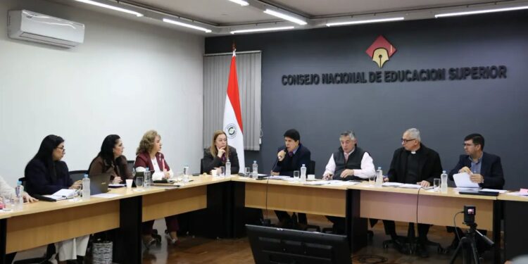 MEC anuncia más controles para validar títulos académicos y advierte posibles demoras MEC anuncia más controles para validar títulos académicos y advierte posibles demoras