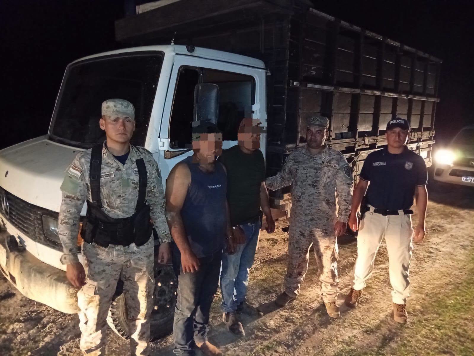 Cayeron con las manos en la masa: Detienen a dos hombres por abigeato y recuperan 15 vacunos en Bahía Negra Cayeron con las manos en la masa: Detienen a dos hombres por abigeato y recuperan 15 vacunos en Bahía Negra