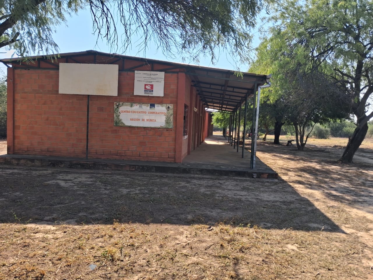 Comunidad amenaza con cierre de ruta por cambio de local electoral en Campo Loro Comunidad amenaza con cierre de ruta por cambio de local electoral en Campo Loro