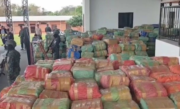 Destruyen 40 toneladas de marihuana incautadas en la Reserva Paso Bravo Destruyen 40 toneladas de marihuana incautadas en la Reserva Paso Bravo