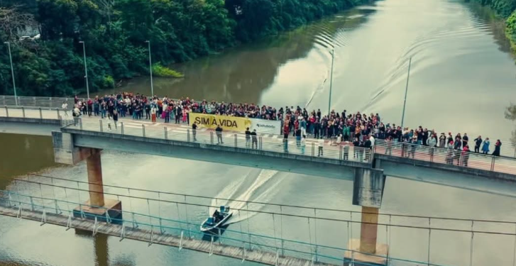 Iglesia sale a las calles de Brasil para orar por quienes enfrentan pensamientos suicidas Iglesia sale a las calles de Brasil para orar por quienes enfrentan pensamientos suicidas