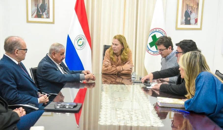 María Teresa Barán deja Salud con un balance de gestión vía redes y desea éxitos a su sucesor