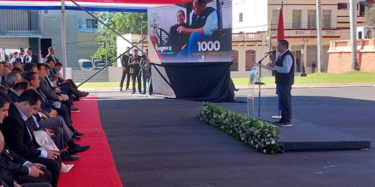 INDERT entrega 1.000 títulos de propiedad en una sola jornada, de los cuales 70 son para el Chaco INDERT entrega 1.000 títulos de propiedad en una sola jornada, de los cuales 70 son para el Chaco