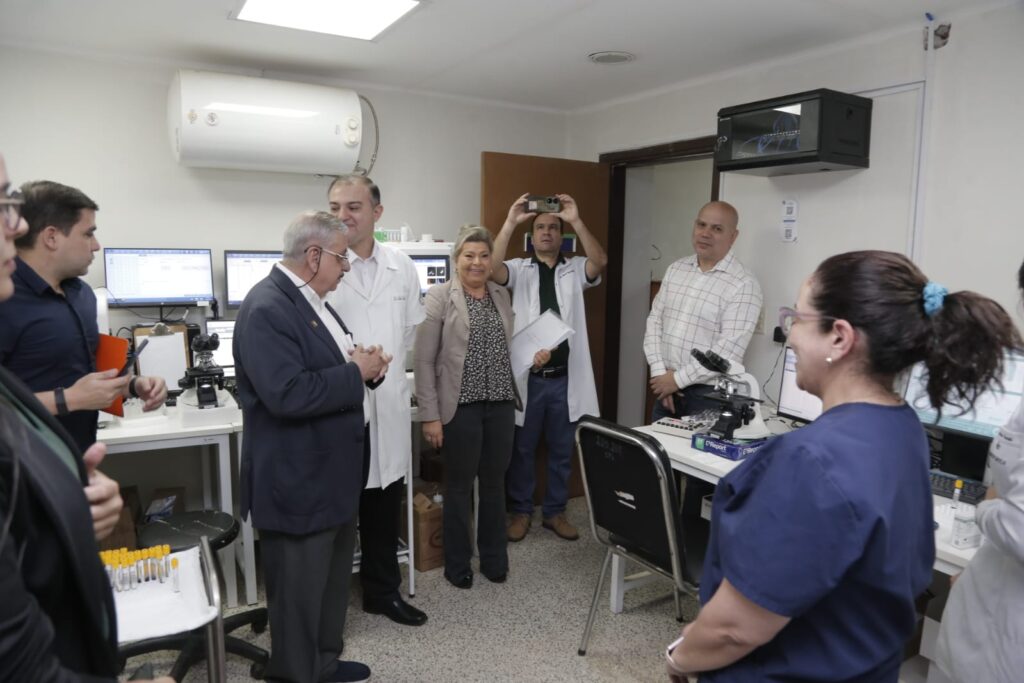 Presidente del IPS cuestiona desorden administrativo y falta de manuales en los hospitales del interior Presidente del IPS cuestiona desorden administrativo y falta de manuales en los hospitales del interior