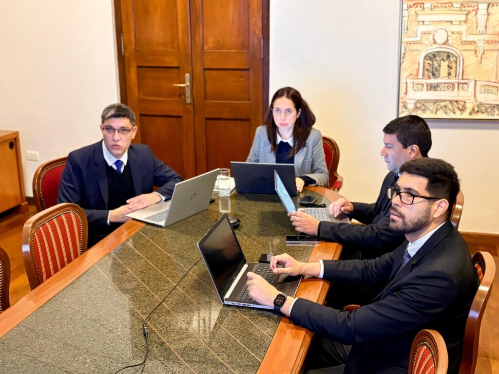 El déficit fiscal alcanza el 1,7% del PIB a agosto impulsado por la inversión en obras, salud y programas sociales