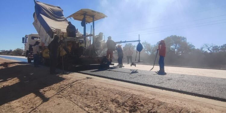 PY15 avanza en el Chaco: pavimentación llega a Pozo Hondo y alcanza a 45 familias