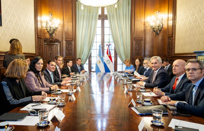 Paraguay y Argentina afirman compromiso de integración con avances en infraestructura, energía e hidrovía