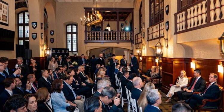 J.P. Morgan apuesta USD 200 millones al sector forestal paraguayo