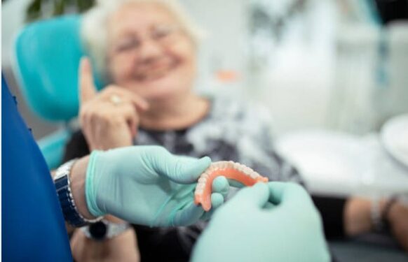 Entregan 100 prótesis dentales gratuitas a pobladores de Villa Hayes