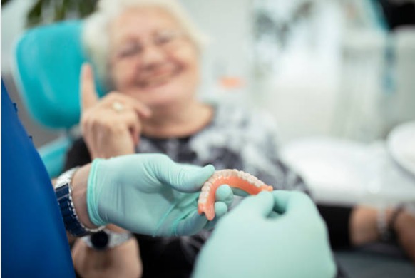 Entregan 100 prótesis dentales gratuitas a pobladores de Villa Hayes Entregan 100 prótesis dentales gratuitas a pobladores de Villa Hayes