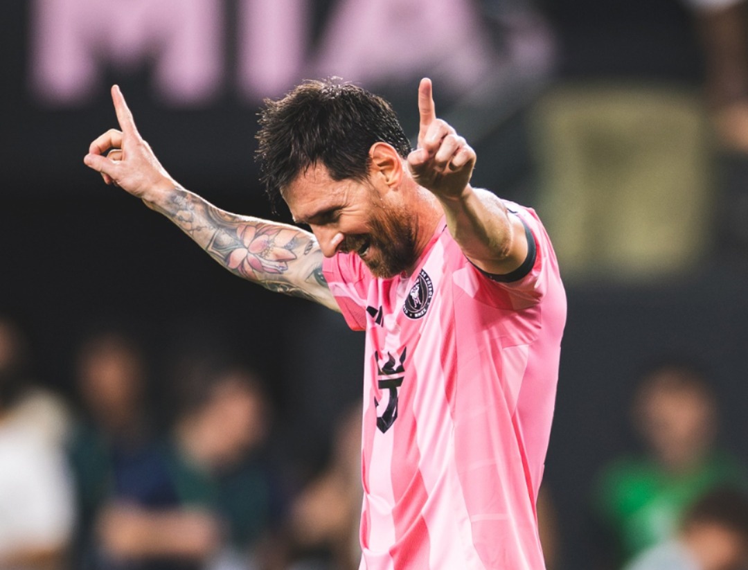 Lionel Messi acuerda la compra del Eldense de la Segunda División de España Lionel Messi acuerda la compra del Eldense de la Segunda División de España