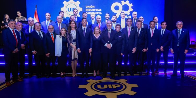 Peña anuncia financiamiento industrial y cambios institucionales para impulsar la producción Peña anuncia financiamiento industrial y cambios institucionales para impulsar la producción