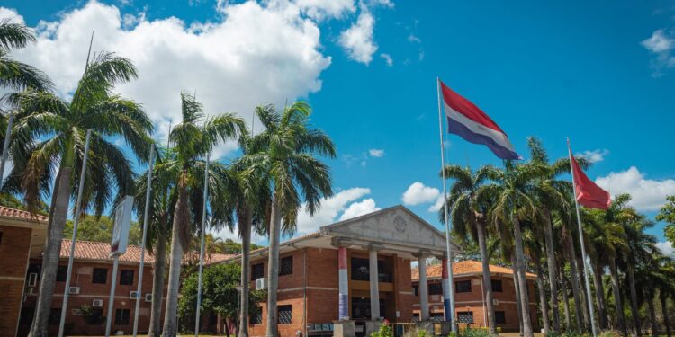 Docentes de universidades públicas reclaman equiparación salarial y mayor inversión Docentes de universidades públicas reclaman equiparación salarial y mayor inversión