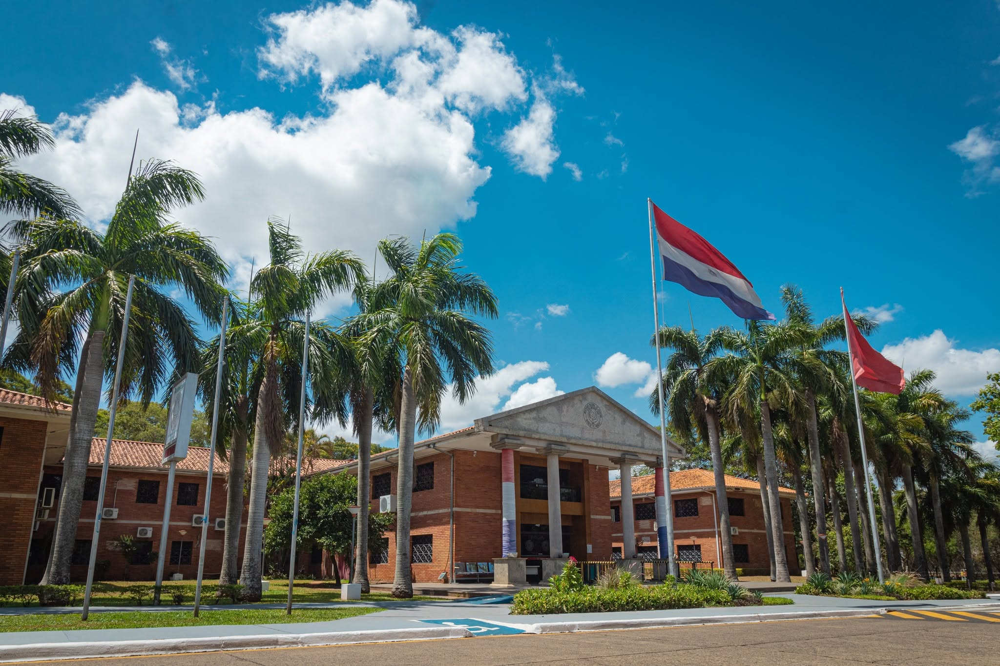Docentes de universidades públicas reclaman equiparación salarial y mayor inversión Docentes de universidades públicas reclaman equiparación salarial y mayor inversión