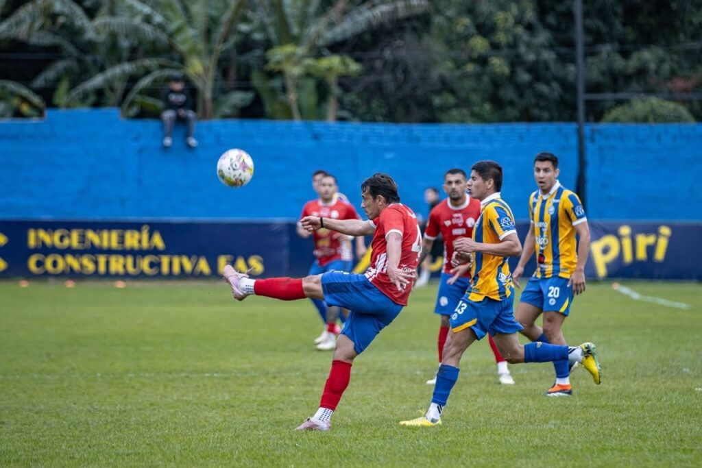 Paridad en J. Augusto Saldívar tras un final con emociones entre Cristóbal Colón y Colegiales Paridad en J. Augusto Saldívar tras un final con emociones entre Cristóbal Colón y Colegiales