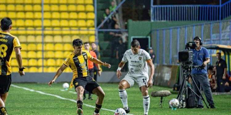 Guaraní y Recoleta FC se enfrentan en La Arboleda en busca de la recuperación