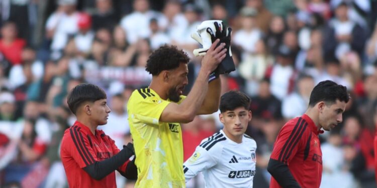 Vozinha mantiene su valla invicta en su debut en el campeonato chileno con Colo Colo