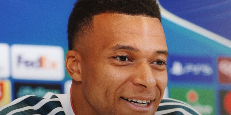 Kylian Mbappé postula su candidatura al Balón de Oro tras su desempeño en la Copa del Mundo Kylian Mbappé postula su candidatura al Balón de Oro tras su desempeño en la Copa del Mundo