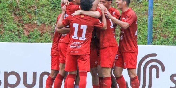 Fernando de la Mora logra un apretado triunfo de local ante Deportivo Capiatá por la fecha 23 de la Intermedia Fernando de la Mora logra un apretado triunfo de local ante Deportivo Capiatá por la fecha 23 de la Intermedia