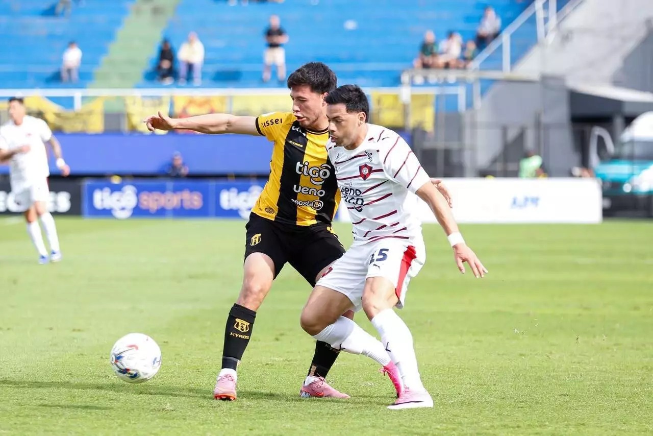 Guaraní y Cerro Porteño firmaron un intenso empate en el Defensores del Chaco Guaraní y Cerro Porteño firmaron un intenso empate en el Defensores del Chaco