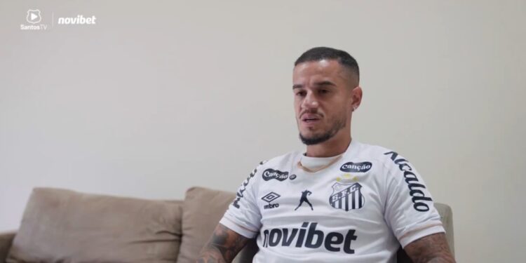 Santos oficializa el fichaje de Philippe Coutinho para potenciar su ataque en la recta final del año Santos oficializa el fichaje de Philippe Coutinho para potenciar su ataque en la recta final del año
