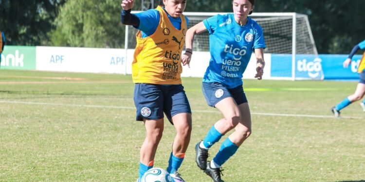 La Selección Paraguaya Femenina Sub 20 afina detalles en el CARFEM para disputar el Torneo de las Estrellas en Brasil