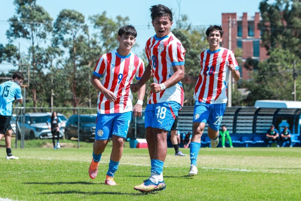 Paraguay vence a Uruguay de penal y mantiene el puntaje perfecto en la CONMEBOL Liga Evolución Sub 15 Paraguay vence a Uruguay de penal y mantiene el puntaje perfecto en la CONMEBOL Liga Evolución Sub 15