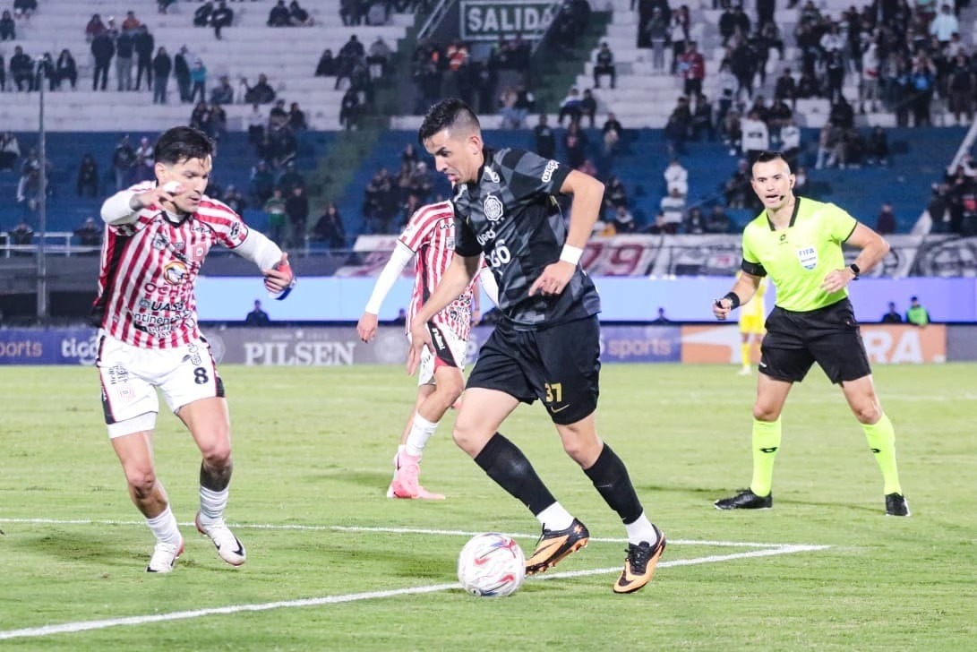 ¡DUELO DE CONTRASTES EN EL DEFENSORES! OLIMPIA BUSCA ACOPLARSE A LA CIMA ANTE UN SAN LORENZO EN CRISIS PROFUNDA