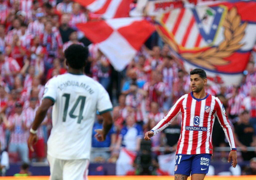 ¡GOLPAZO EN EL DERBI Y EXPULSIÓN DRAMÁTICA! EL ATLÉTICO TUMBA AL REAL MADRID Y ASALTA EL SEGUNDO LUGAR DE LALIGA ¡GOLPAZO EN EL DERBI Y EXPULSIÓN DRAMÁTICA! EL ATLÉTICO TUMBA AL REAL MADRID Y ASALTA EL SEGUNDO LUGAR DE LALIGA