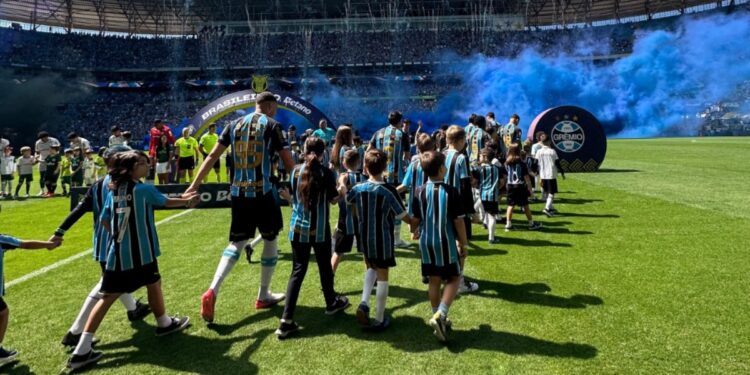 ¡RETORNO INESPERADO Y EMPATE CON AROMA PARAGUAYO! BALBUENA REAPARECE TRAS MESES EN EL DRAMÁTICO IGUALDAD ENTRE GREMIO Y PALMEIRAS