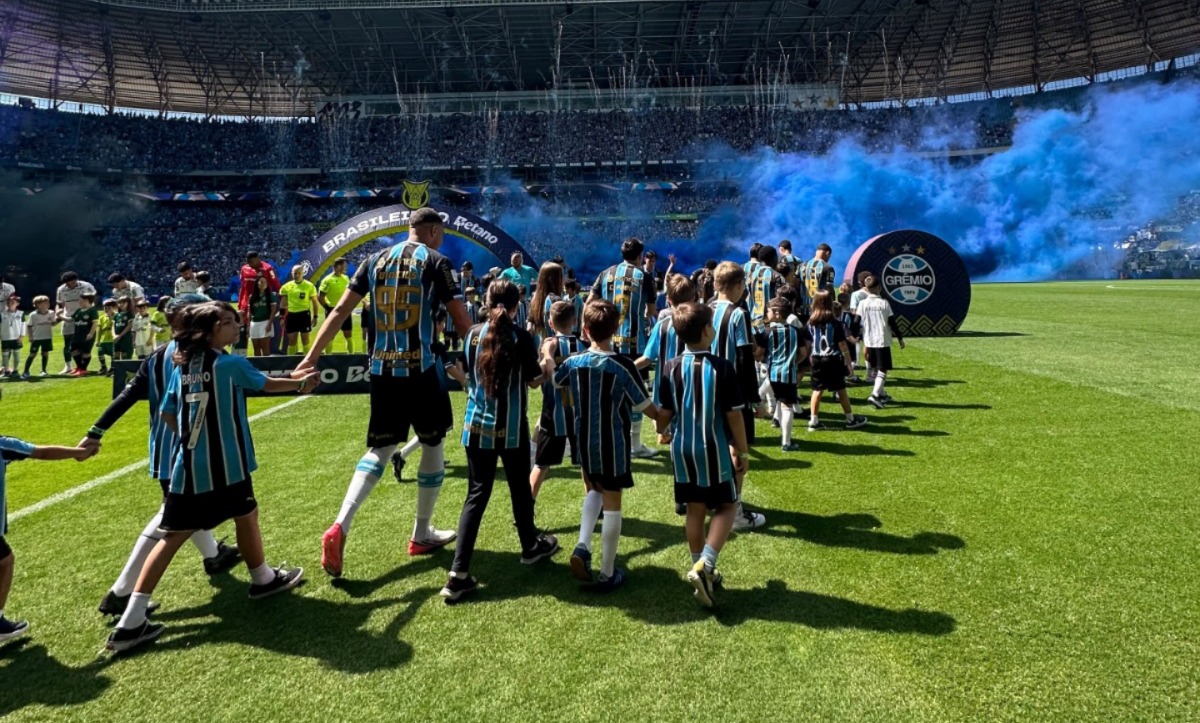¡RETORNO INESPERADO Y EMPATE CON AROMA PARAGUAYO! BALBUENA REAPARECE TRAS MESES EN EL DRAMÁTICO IGUALDAD ENTRE GREMIO Y PALMEIRAS ¡RETORNO INESPERADO Y EMPATE CON AROMA PARAGUAYO! BALBUENA REAPARECE TRAS MESES EN EL DRAMÁTICO IGUALDAD ENTRE GREMIO Y PALMEIRAS