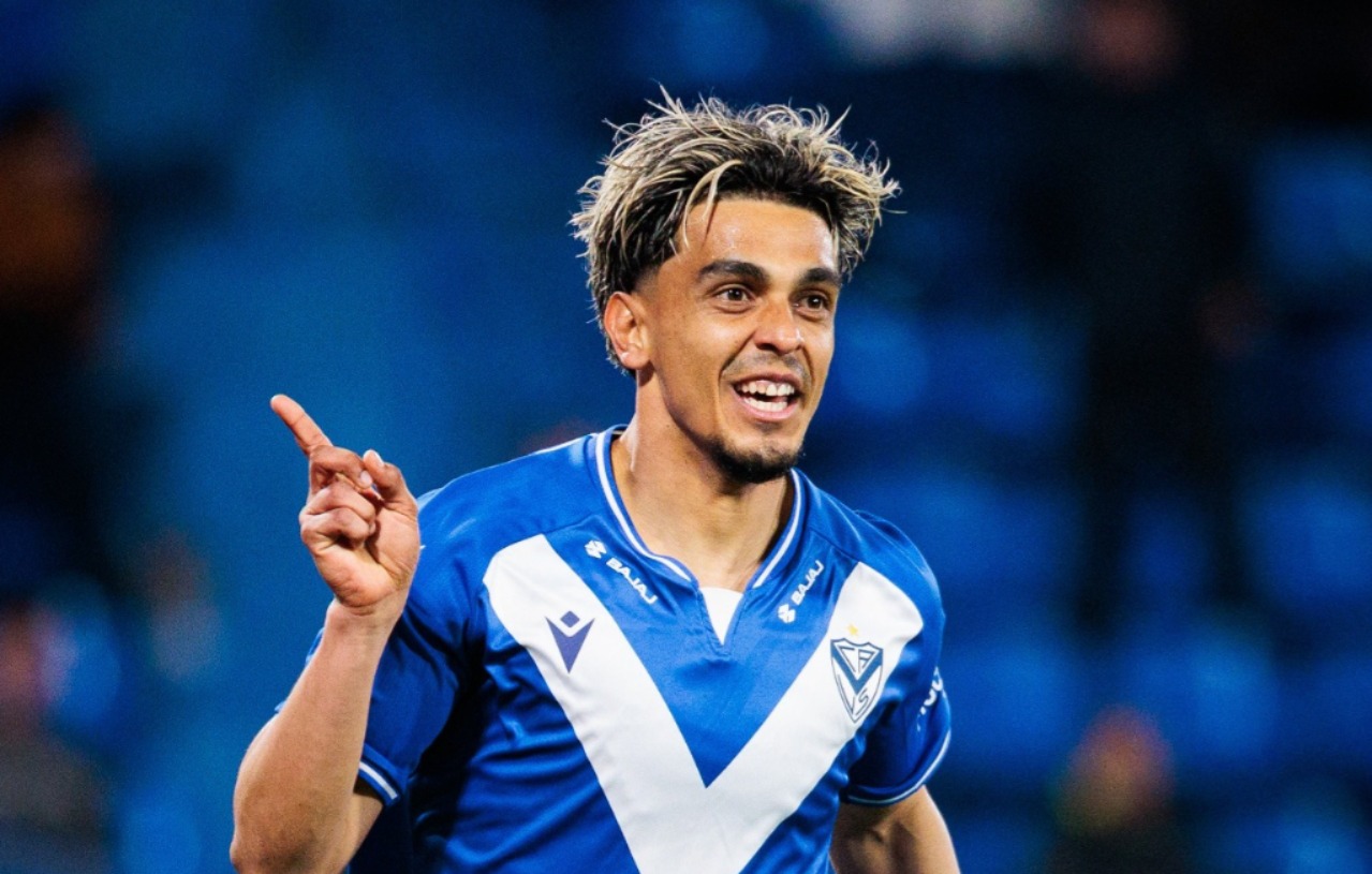 ¡Impacto paraguayo en Argentina! Ronaldo Martínez firmó su primer doblete y selló una agónica victoria para Vélez Sarsfield ¡Impacto paraguayo en Argentina! Ronaldo Martínez firmó su primer doblete y selló una agónica victoria para Vélez Sarsfield
