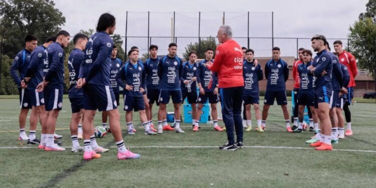 ¡Intensidad total en Washington! Gustavo Alfaro aprieta las tuercas tácticas en la Albirroja a la espera del plantel completo ¡Intensidad total en Washington! Gustavo Alfaro aprieta las tuercas tácticas en la Albirroja a la espera del plantel completo