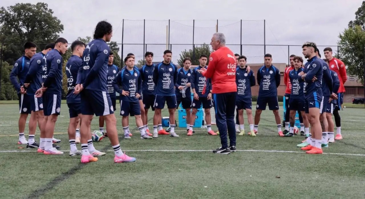 ¡Intensidad total en Washington! Gustavo Alfaro aprieta las tuercas tácticas en la Albirroja a la espera del plantel completo