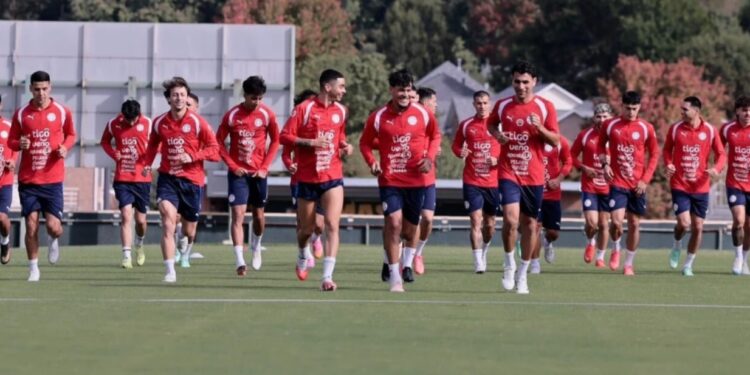 ¡Se acorta el margen de error! El riguroso plan táctico de Gustavo Alfaro con la Albirroja a días del choque contra Bolivia