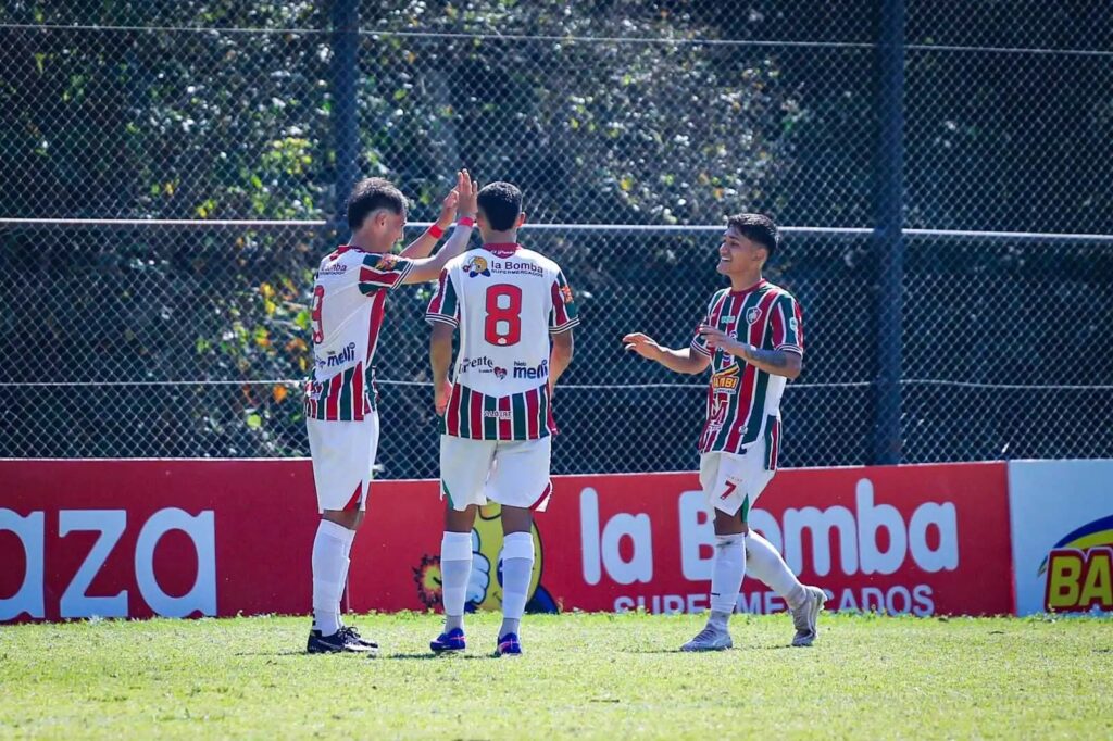 ¡Póker de Alan Gaona y paliza en Ñemby! Fulgencio Yegros destroza a Valois Rivarola en la Primera C ¡Póker de Alan Gaona y paliza en Ñemby! Fulgencio Yegros destroza a Valois Rivarola en la Primera C