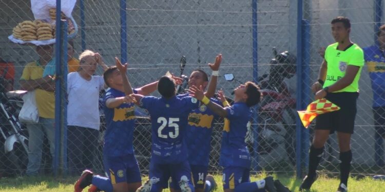 ¡Escándalo por una roja y festival de goles en el Celestino Mongelós! Sport Colonial liquida a Humaitá en la Primera C ¡Escándalo por una roja y festival de goles en el Celestino Mongelós! Sport Colonial liquida a Humaitá en la Primera C